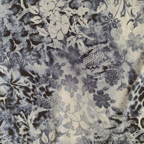 SALEChicos Floral Tank Top Sz 2 L Navy Sleeveless Mesh Basic Casual Top - Picture 6 of 8